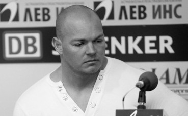 Кръщават зала на името на Милен Добрев