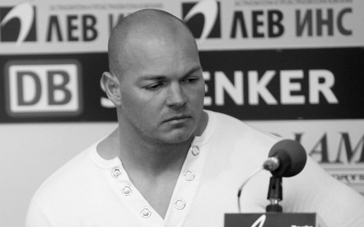Стотици изпратиха Милен Добрев в последния му път
