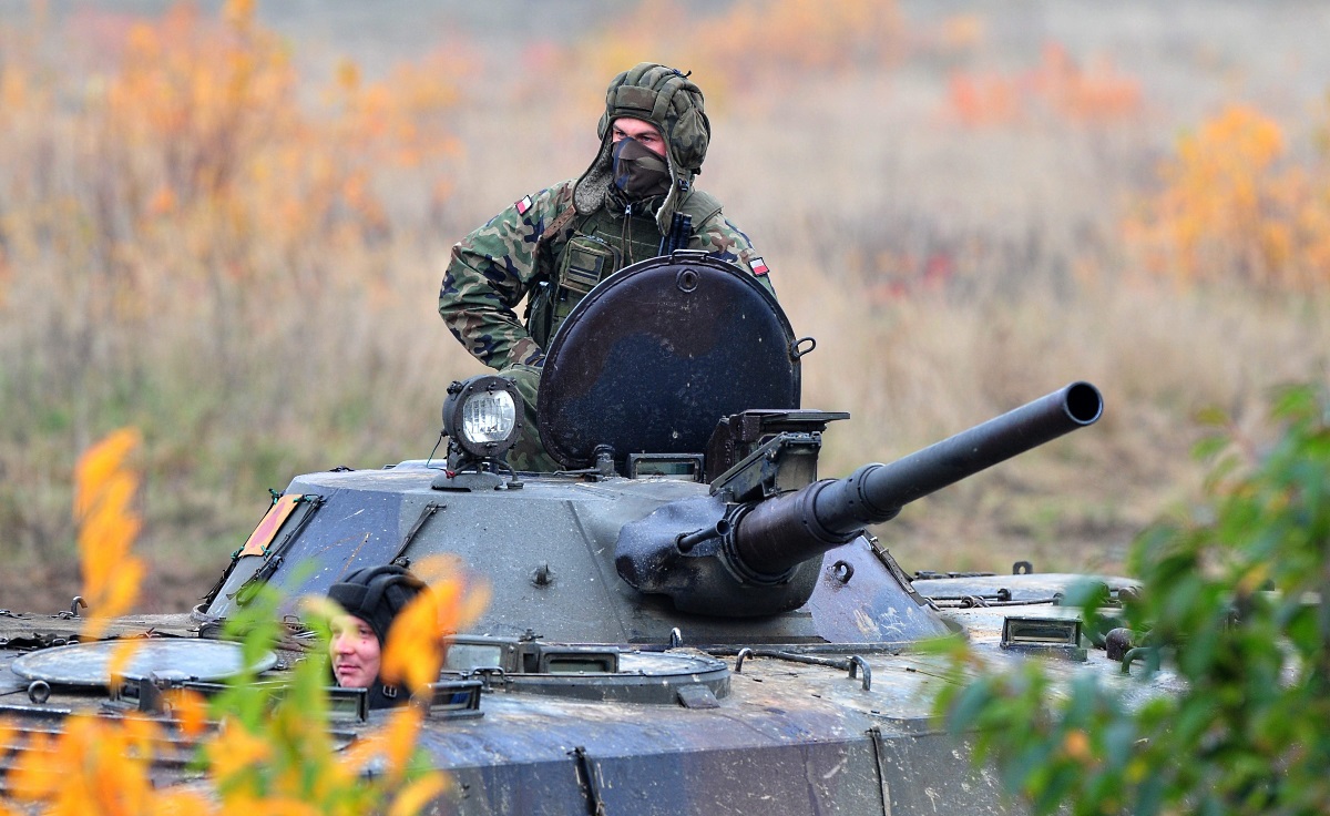 В Полша свикват резервисти за задължителни военни учения