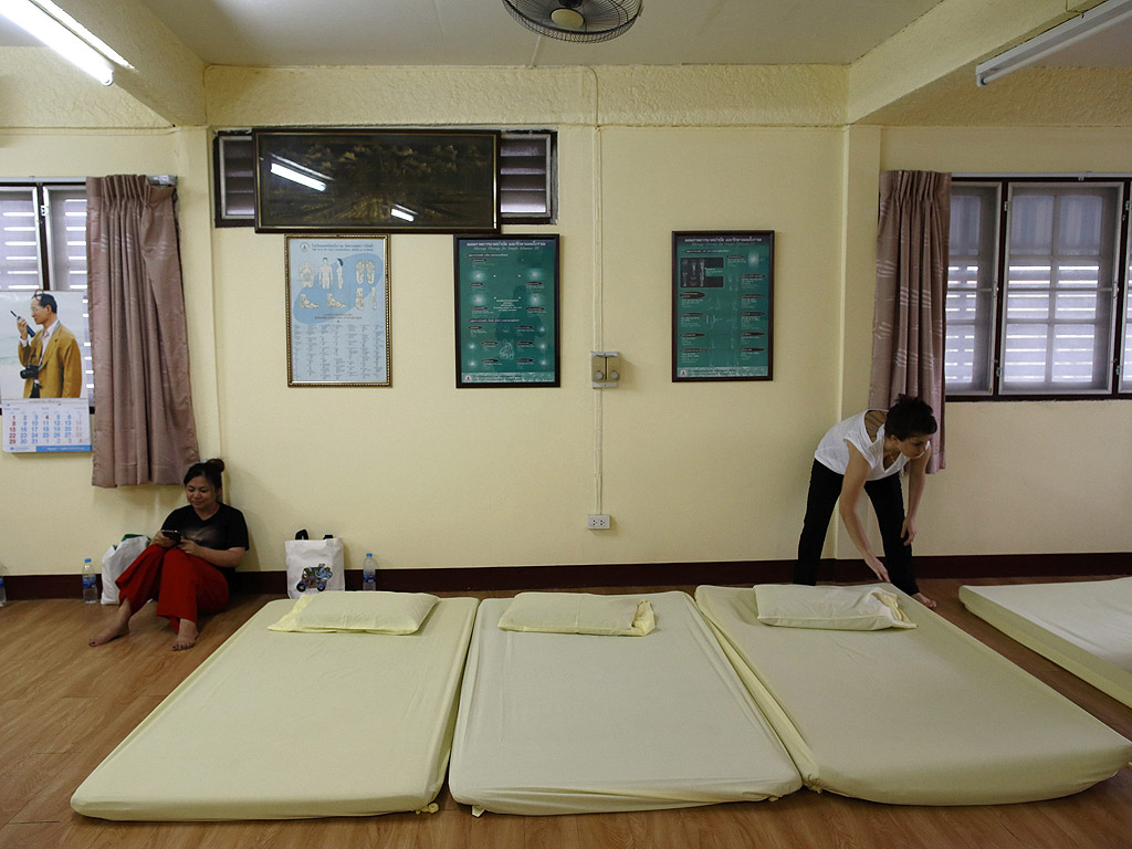 Училището за тайландски масаж Ват По е открито през 1955 г. в будитски храм в Банкок. В наши дни в него се предлагат 15 различни курса по масаж за начинаещи и напреднали.