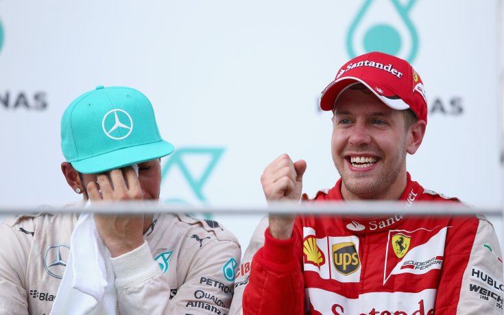 Хамилтън: Фетел ни изненада с темпото си