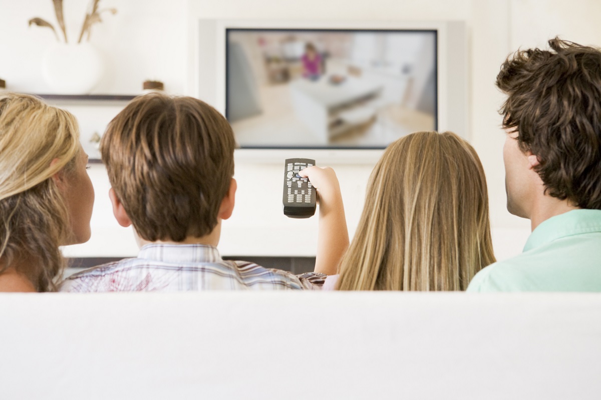 Телевизорът е необходимост в днешно време, но го оставене само в дневната ви. Не е нужно да имате във всяка стая. Той създава излишен шум, разсейва ви. 
