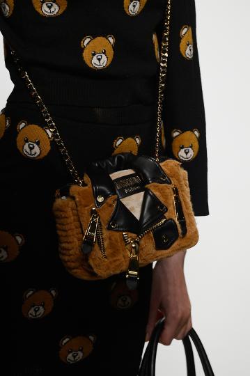 Ревю на Moschino