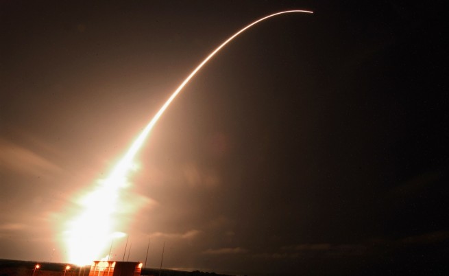 Сондата "Месинджър" беше изстреляна в космоса на 3 август 2004 година от космодрума Кейп Канаверал с помощта на ракетата-носител "Делта II"