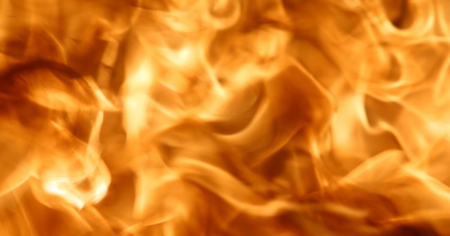 Посетители на столичен хотел са били евакуирани заради пожар в