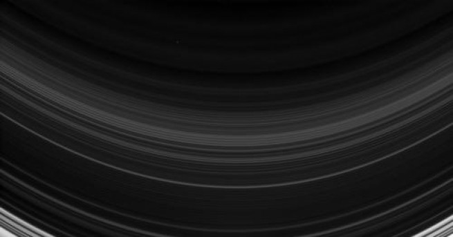 Космическият апарат Cassini на НАСА направи нови снимки на пръстените