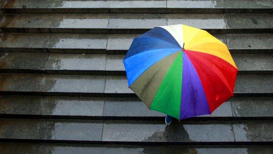 Червен код за валежи е обявен в област Бургас за вторник