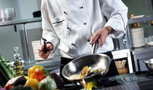Испански готвач седем години тровил колегите си