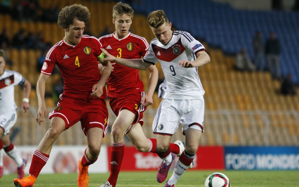 Германия сгъна Белгия на две на старта на Евро 2015
