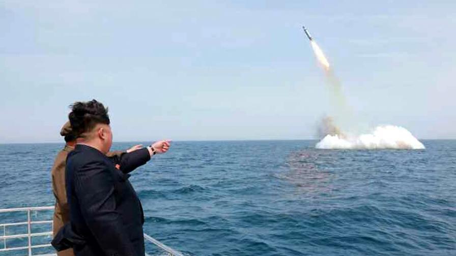 КНДР можела скоро да има подводници с балистични ракети
