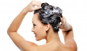 Учени създадоха шампоан от урина на крава за здрава коса