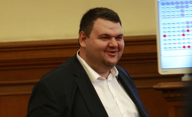 Адвокат на Василев: Пеевски е ходил почти всеки ден в КТБ