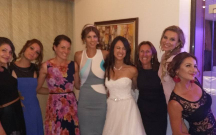 СНИМКИ: Пиронкова шаферства на сестра си