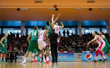 Спорът за титлата при баскетболистите стартира в събота