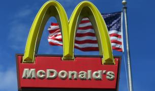 „Макдоналдс“ нае бившия говорител на Барак Обама