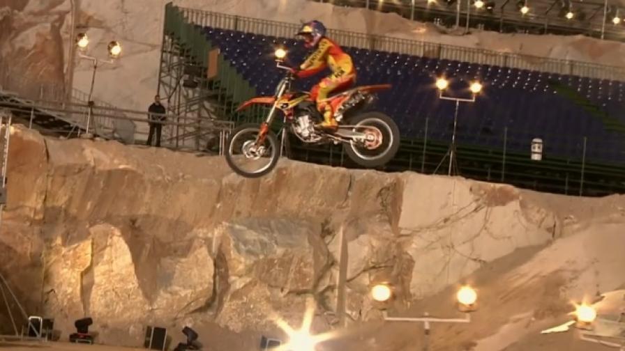 Фрийстайл мотокрос на уникална арена в Атина (видео)