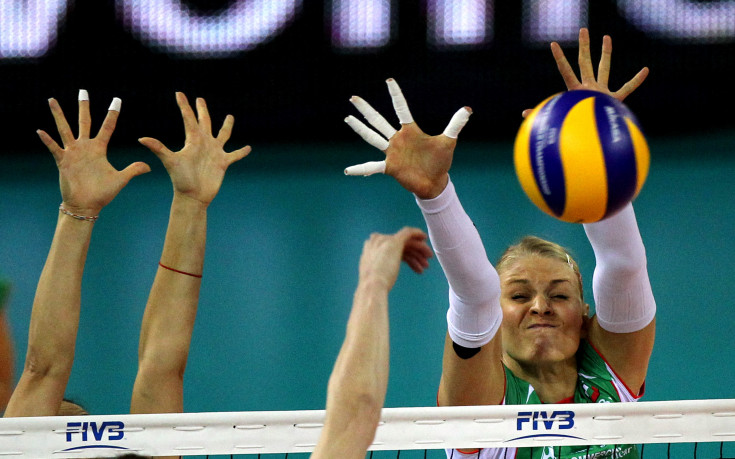 Волейболистките ни паднаха на старта в Баку