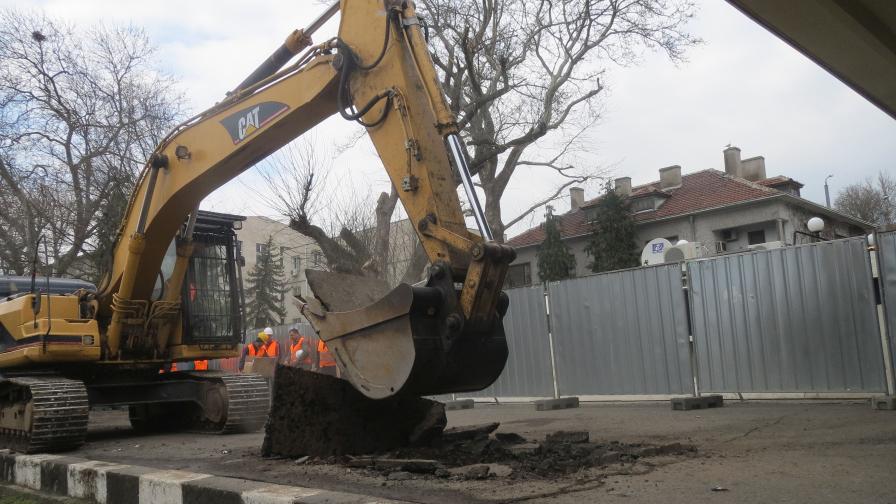 Строителните дейности за рехабилитацията на жп гара Бургас започнаха през март