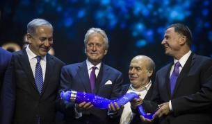 Майкъл Дъглас получи наградата "Генезис"