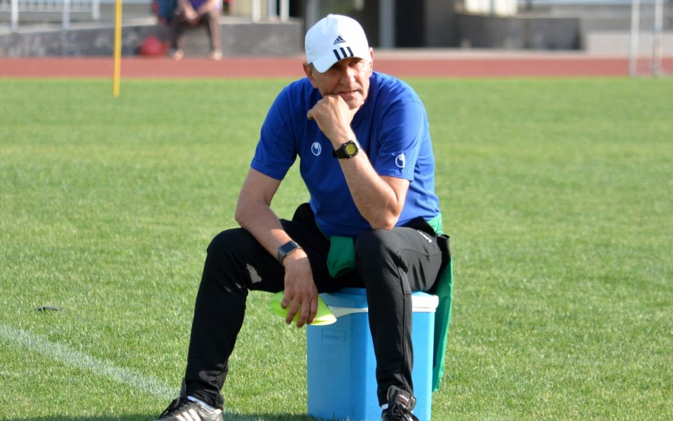 В Черно море чакат още нападател и бранител