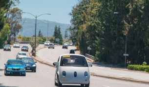 Автономните коли на „Гугъл“ тръгнаха по улиците