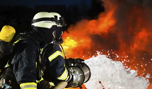 Изгоря къща, вътре е имало човек