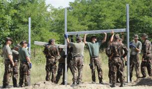 Строителството на оградата по границата със Сърбия започна
