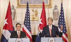 Джон Кери (д) и Бруно Родригес