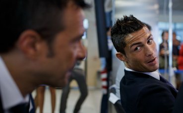 Роналдо става кум на агента си