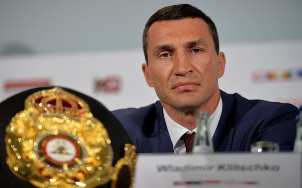 Владимир Кличко не изключи възможността да се боксира с Антъни Джошуа