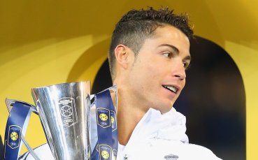 ВИДЕО: Роналдо иска съвет от феновете как да бъде красив