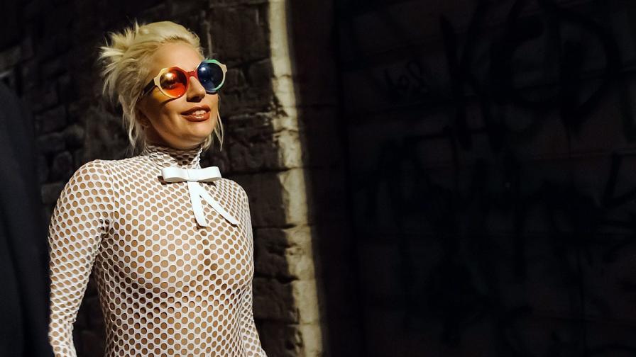Лейди Гага ще изиграе ролята на хотелиерка в сериал