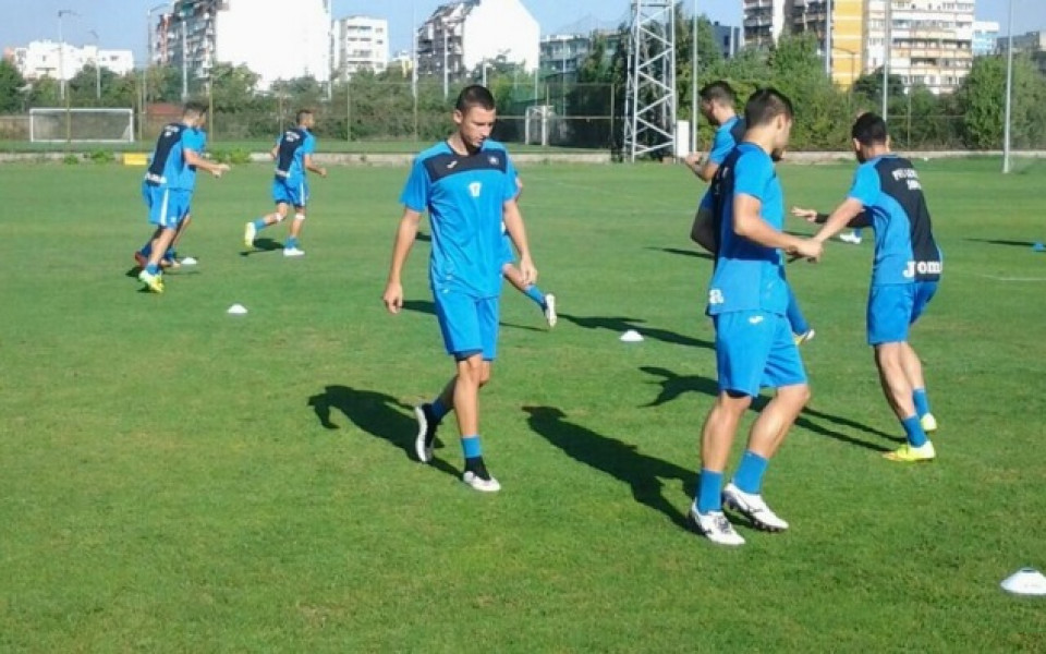 Боримиров и Кабов тренират с Левски