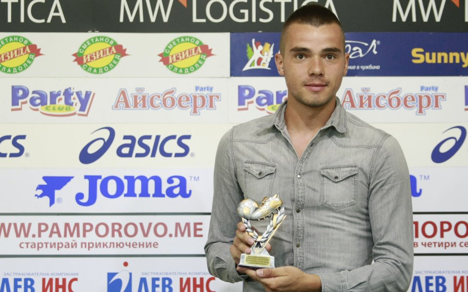 Български футболист се размина с тежка травма