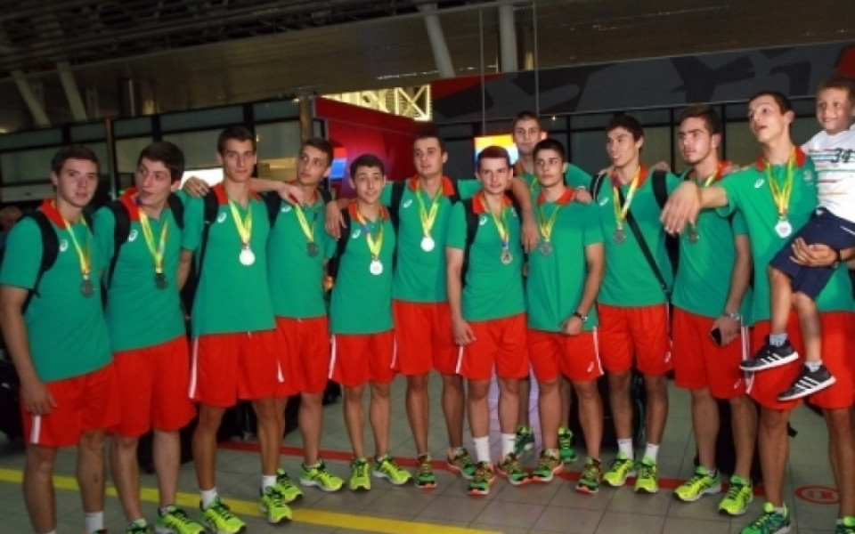 Младите ни волейболисти с първа тренировка в Аржентина