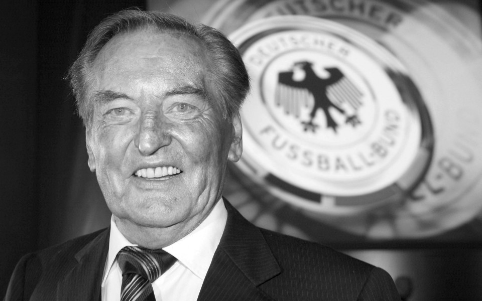 Почина бившият шеф на Германския футболен съюз