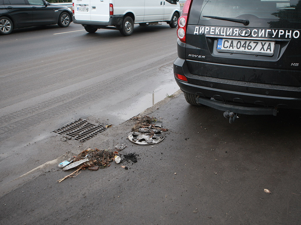 Цариградско шосе - три дни след като бе пуснато за движение след ремонт и при първия дъжд