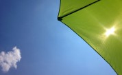 Нелеп смъртоносен инцидент в САЩ: Вятър издуха чадър в ресторант и уби жена на място