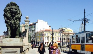 Депо за нелегални имигранти ли е района на "Лъвов мост"?