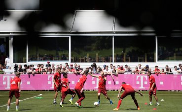 Байерн Мюнхен отваря широко врати за бежанците