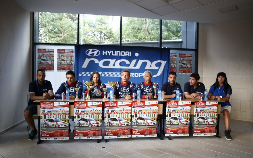 Екипажите от Hyundai Racing Trophy с двойна победа на рали Сливен