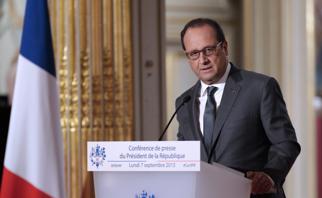 Франсоа Оланд: Можем да овладеем бежанската криза