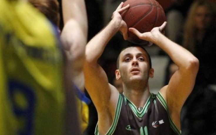 Крило пропуска първата контрола на Берое