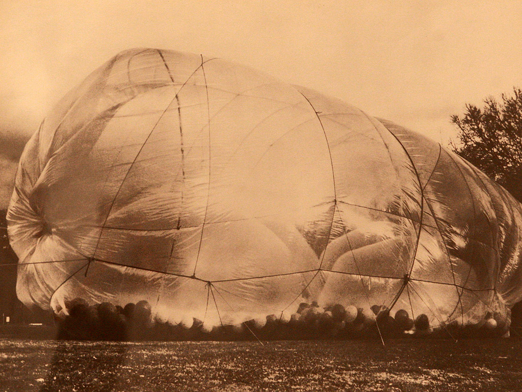 Изложба на Кристо и Жан-Клод - „Кристо и Жан-Клод: графики и обекти” в Софийската градска художествена галерия