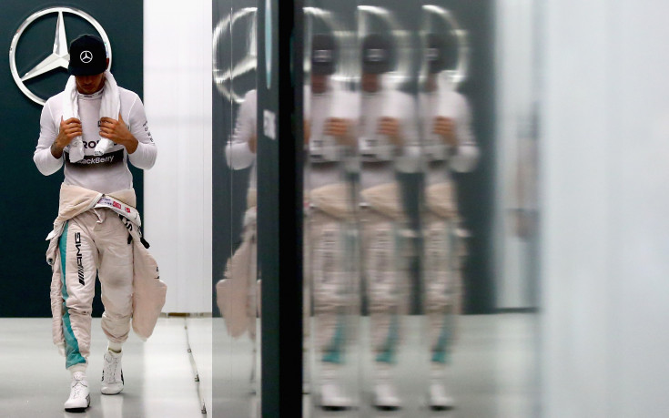 Хамилтън се притесни от темпото на Ферари и Ред Бул