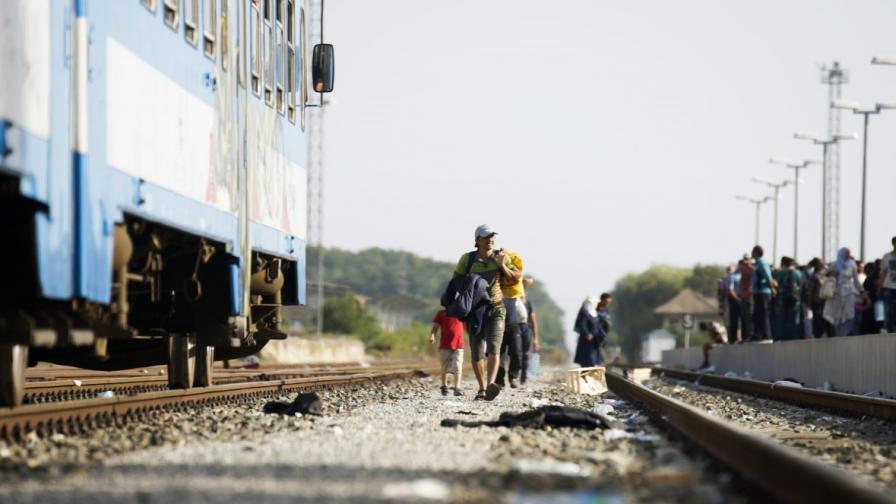 Задържаха хърватски влак с мигранти и полицаи в Унгария