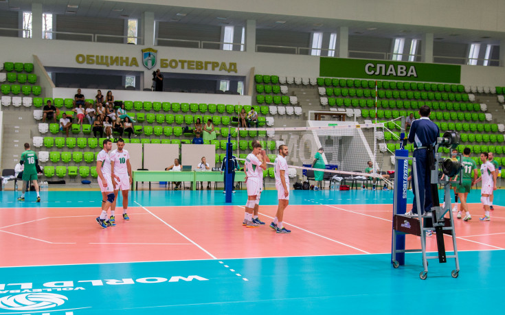 СНИМКИ: България проведе открита игра пред волейболните фенове в Ботевград