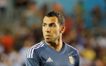 Тевес счупи крака на противников играч