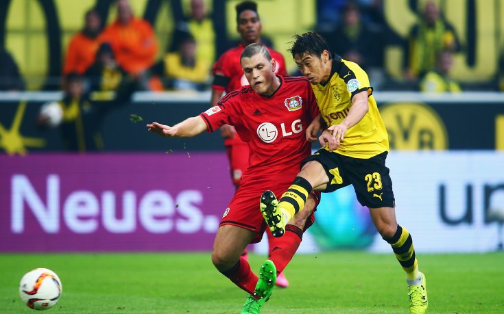 Дортмунд на върха в Германия, опука Леверкузен