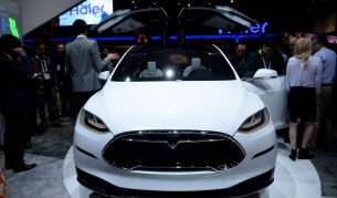 Model X влиза с летящ старт на пазара